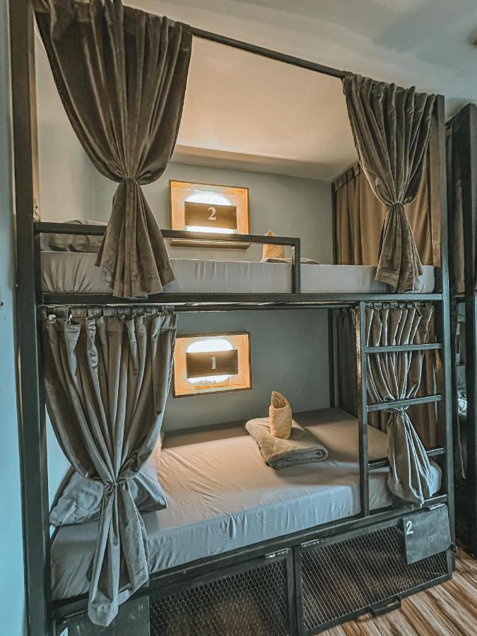 Outpost Hostel - Đảo Coron Ngoại thất bức ảnh