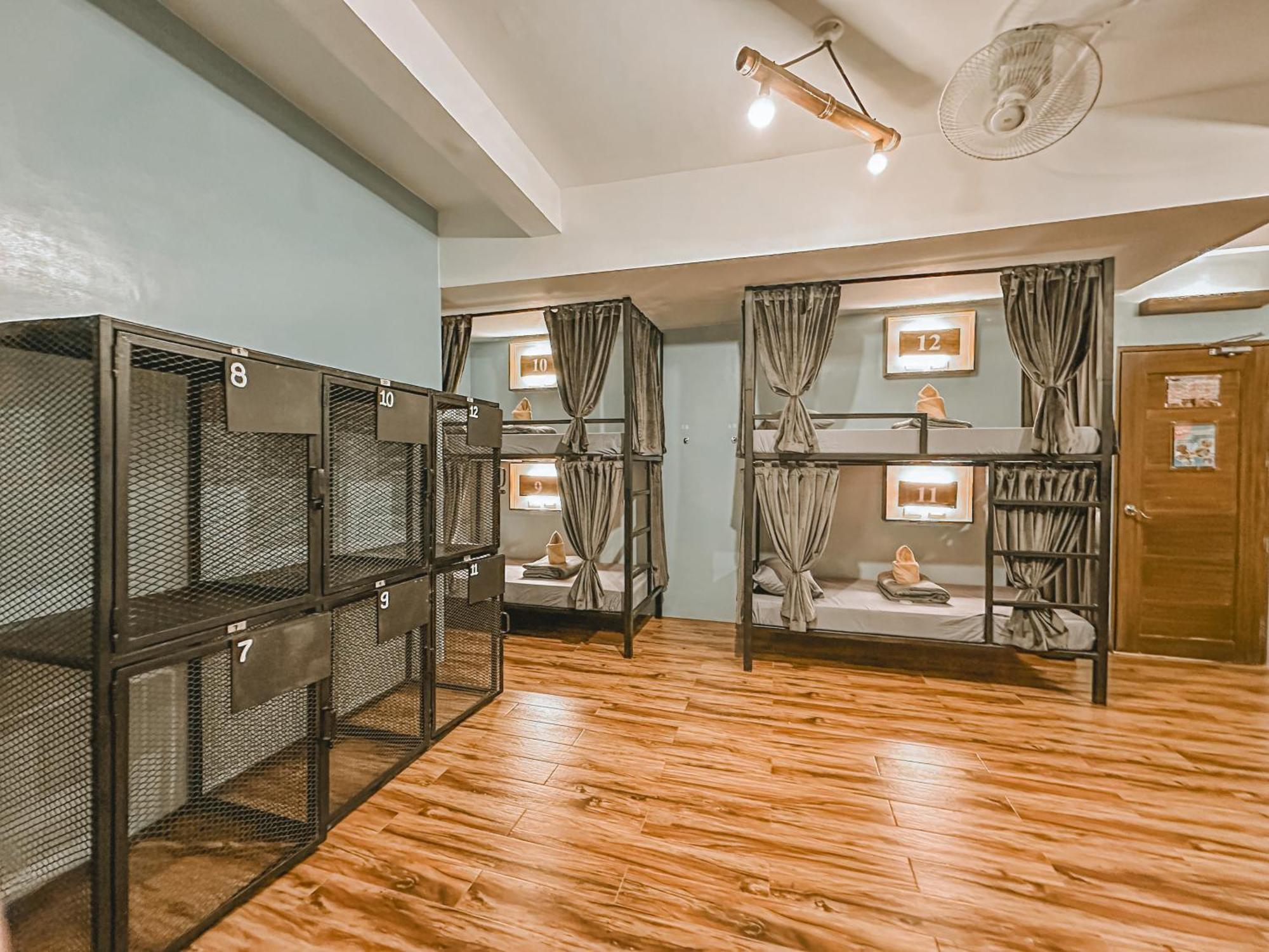Outpost Hostel - Đảo Coron Ngoại thất bức ảnh